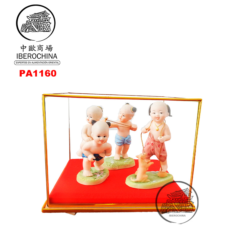 JUEGO  MUÑECA   泰蓝瓷三娃娃塑料盒组 16